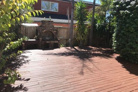 Photo of property in 13 Booralee Avenue, Botany Downs, Auckland, 2010