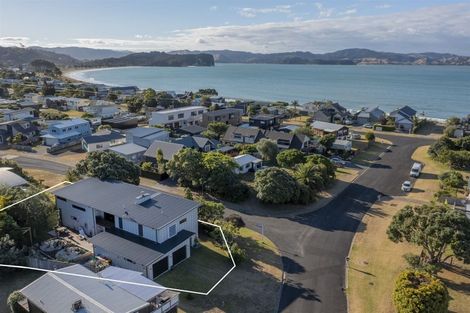 Photo of property in 9 Oyster Drive, Cooks Beach, Whitianga, 3591