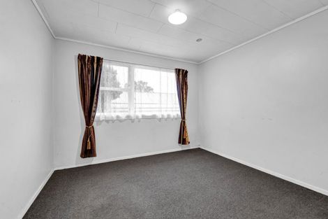 Photo of property in 13 Newbury Place, Waitara, 4320