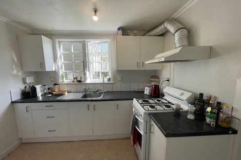 Photo of property in 28 Maarama Crescent, Aro Valley, Wellington, 6021