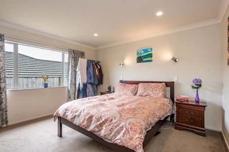 Photo of property in 35 Staithes Drive North, Whitby, Porirua, 5024