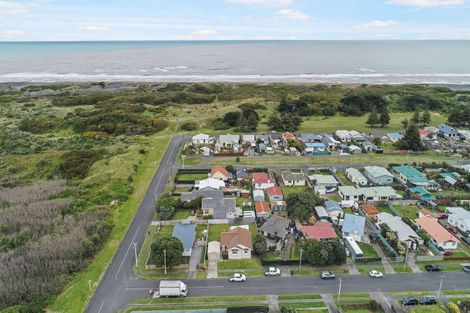 Photo of property in 1a Aotea Street, Castlecliff, Whanganui, 4501