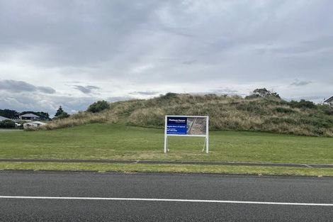 Photo of property in 16 Longbeach Drive, Castlecliff, Whanganui, 4501