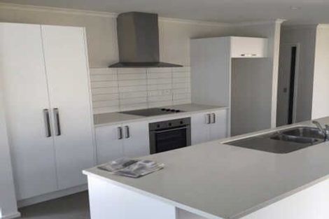 Photo of property in 15 Parton Road, Pukekohe, 2120