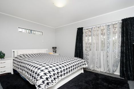 Photo of property in 6a Powell Place, Henderson, Auckland, 0610
