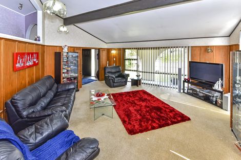 Photo of property in 17 Gleneagles Grove, Wattle Downs, Auckland, 2103