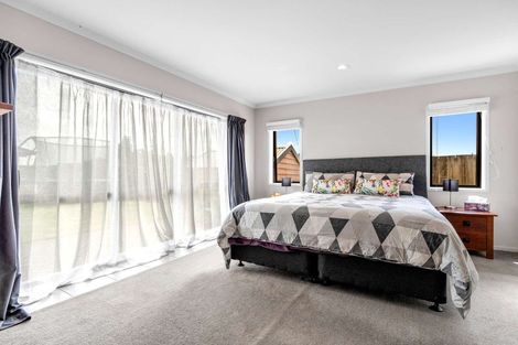 Photo of property in 15 Carroll Place, Owhata, Rotorua, 3010