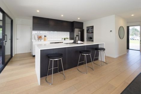 Photo of property in 16 Kelburn Place, Tinwald, Ashburton, 7700