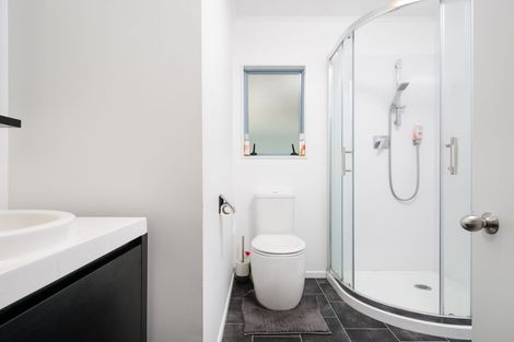 Photo of property in 6a Powell Place, Henderson, Auckland, 0610