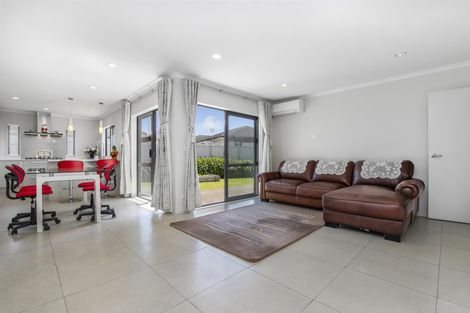Photo of property in 3 Manene Street, Wattle Downs, Auckland, 2103