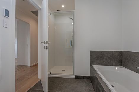 Photo of property in 42 Silicon Way, Fitzherbert, Palmerston North, 4410