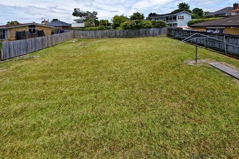 Photo of property in 121 Mcleod Road, Te Atatu South, Auckland, 0610
