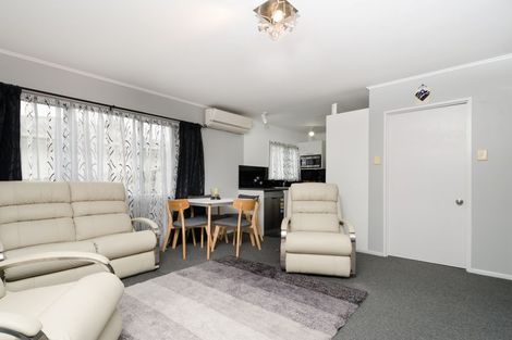 Photo of property in 6a Powell Place, Henderson, Auckland, 0610