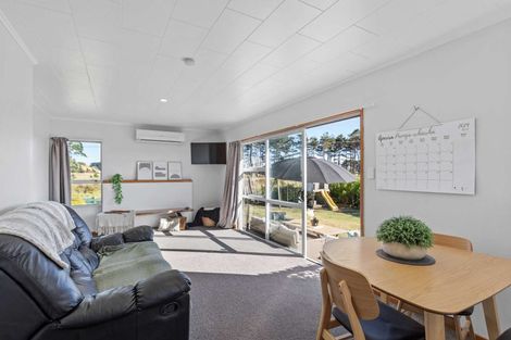 Photo of property in 28 Waitai Street, Castlecliff, Whanganui, 4501