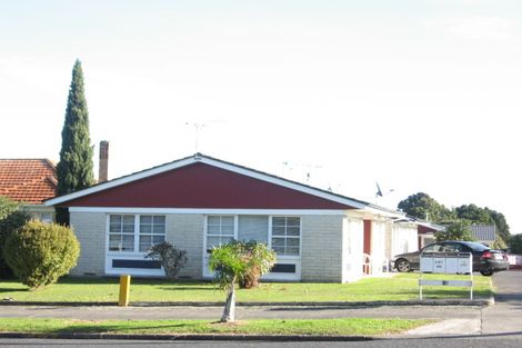 Photo of property in 2/87 Great South Road, Manurewa, Auckland, 2102