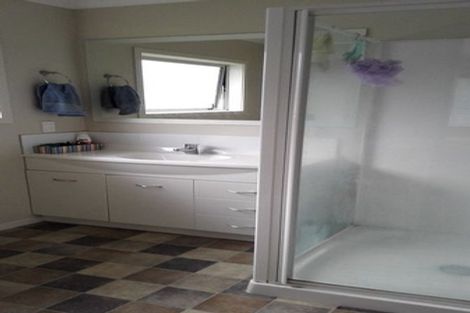 Photo of property in 24a Taylor Terrace, Tawa, Wellington, 5028