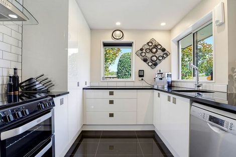 Photo of property in 515 Bealey Road, Charing Cross, Christchurch, 7671