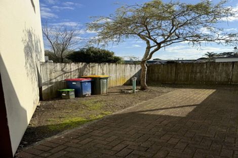 Photo of property in Lakeview Terrace, 19/14 Ambrico Place, New Lynn, Auckland, 0600