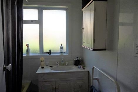 Photo of property in 215 Memorial Avenue, Burnside, Christchurch, 8053