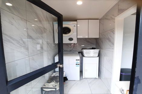 Photo of property in 2/4 Antrim Grove, Bayview, Auckland, 0629