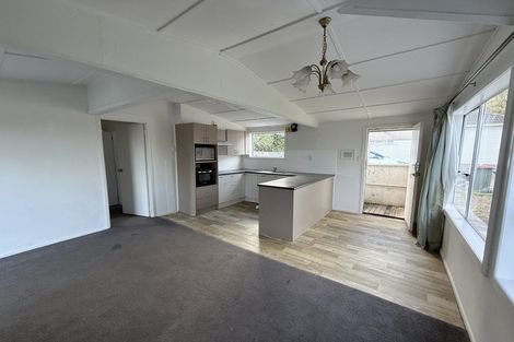 Photo of property in 3 Donovan Avenue, Massey, Auckland, 0614