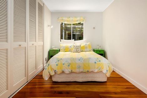 Photo of property in 19 Oak Avenue, Paremata, Porirua, 5024