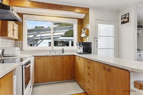Photo of property in 42 Castleford Street, Green Bay, Auckland, 0604