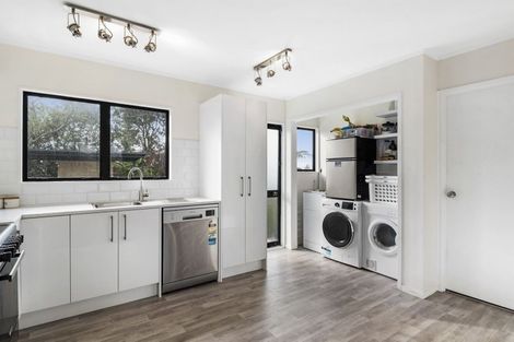 Photo of property in 13 Benchmark Drive, Massey, Auckland, 0614