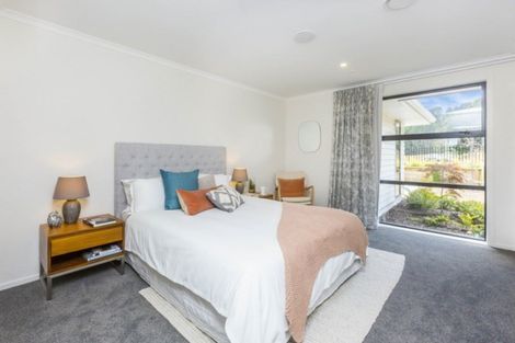 Photo of property in 2 Hopkirk Avenue, Wallaceville, Upper Hutt, 5018