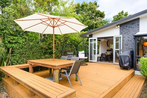 Photo of property in 28 Summerhill Drive, Fitzherbert, Palmerston North, 4410