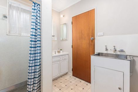 Photo of property in 2/6 Cluny Road, Plimmerton, Porirua, 5026