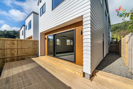 Photo of property in 1/1 Helvetia Grove, Naenae, Lower Hutt, 5011