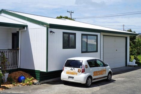 Photo of property in 286 One Tree Point Road, One Tree Point, 0118