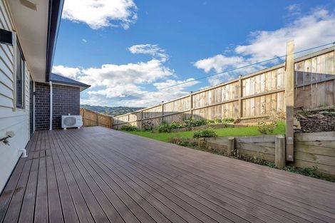 Photo of property in 13 James Elliot Way, Pokeno, 2402