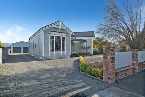 Photo of property in 260-262 High Street North, Carterton, 5713