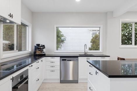 Photo of property in 155 Queen Street, Pukekohe, 2120