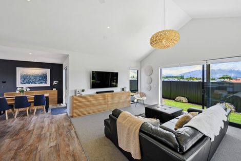 Photo of property in 29 Little Alpha Loop, Wanaka, 9305