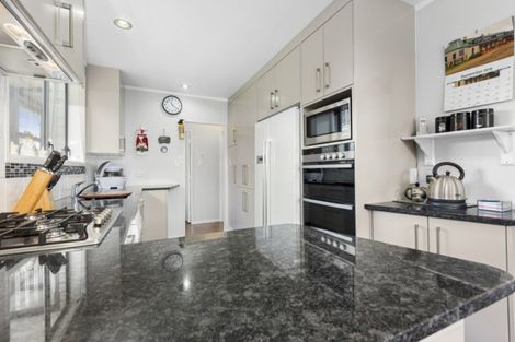 Photo of property in 90 California Drive, Totara Park, Upper Hutt, 5018