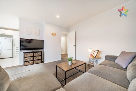 Photo of property in 43b Hartford Crescent, Totara Park, Upper Hutt, 5018