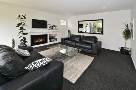 Photo of property in 3 Maurice Knowles Lane, Cashmere, Christchurch, 8022