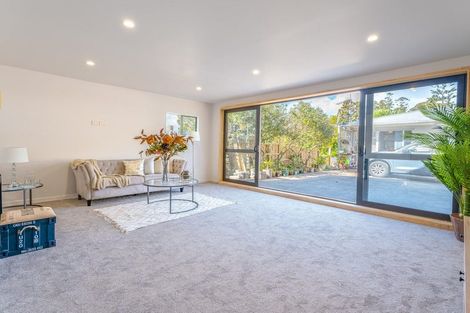 Photo of property in 33a Fairmount Road, Titirangi, Auckland, 0604