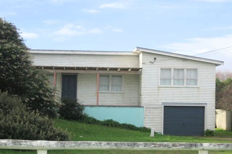 Photo of property in 11 Mahana Road, Paraparaumu Beach, Paraparaumu, 5032