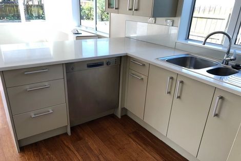 Photo of property in 390a Bucklands Beach Road, Bucklands Beach, Auckland, 2012