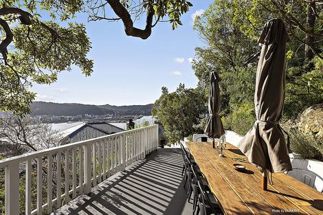 Photo of property in 53 Palliser Road, Roseneath, Wellington, 6011