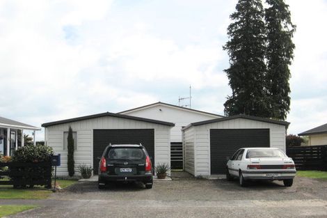 Photo of property in 35a Aquarius Drive, Kawaha Point, Rotorua, 3010