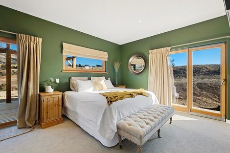 Photo of property in 12 Miharo Lane, Queensberry, Cromwell, 9383