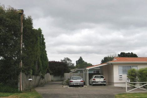 Photo of property in 2/285 Beach Haven Road, Birkdale, Auckland, 0626