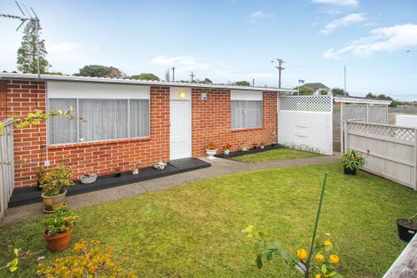 Photo of property in 1/83 Birkdale Road, Birkdale, Auckland, 0626