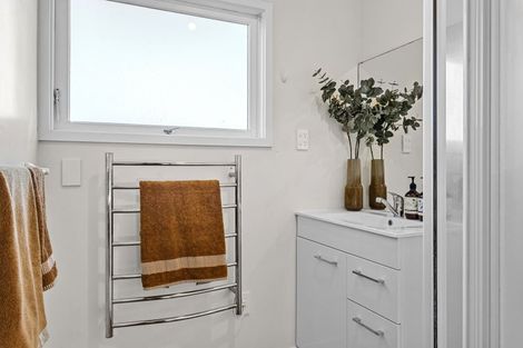 Photo of property in 14 Raekura Place, Redcliffs, Christchurch, 8081