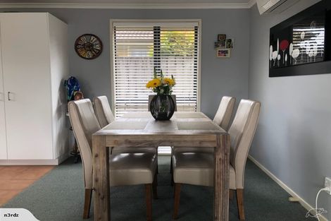 Photo of property in 22 Zefiro Drive, Massey, Auckland, 0614